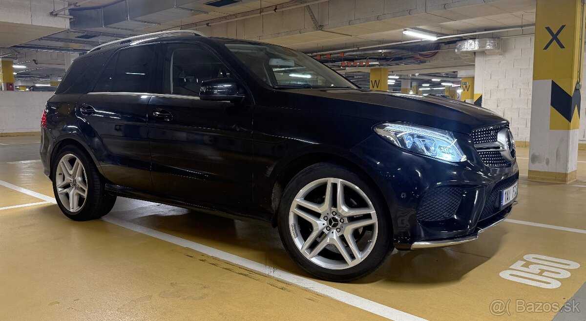 Mercedes-Benz GLE 350d AMG 4MATIC (360° kamera, po servise)
