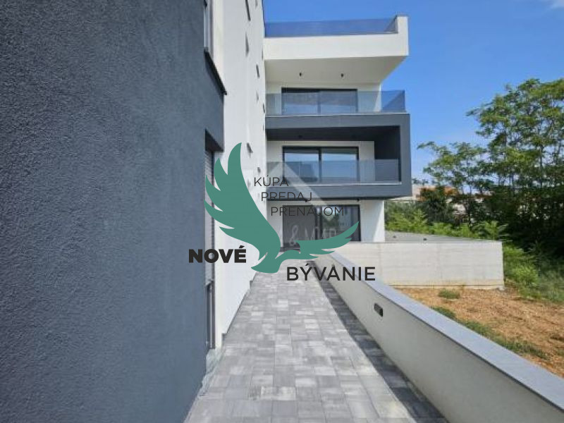 Chorvátsko na predaj nadštandardne veľký apartmán 92m2 so zá