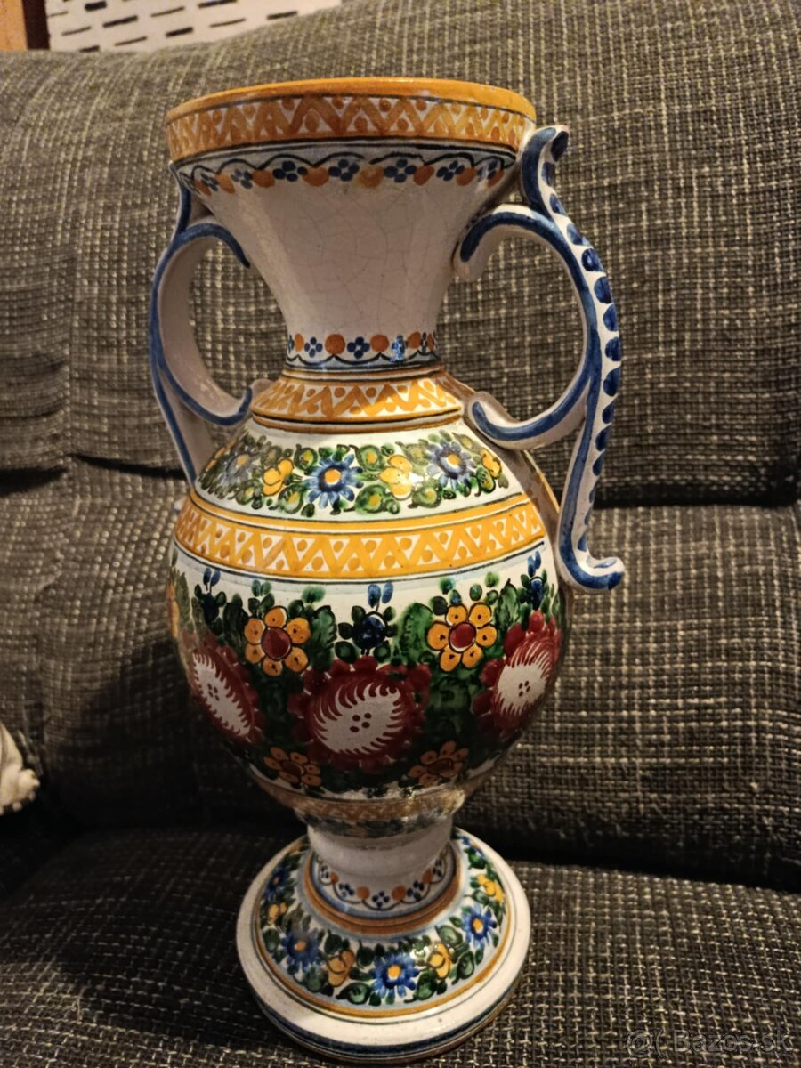 predam krasnu vazu