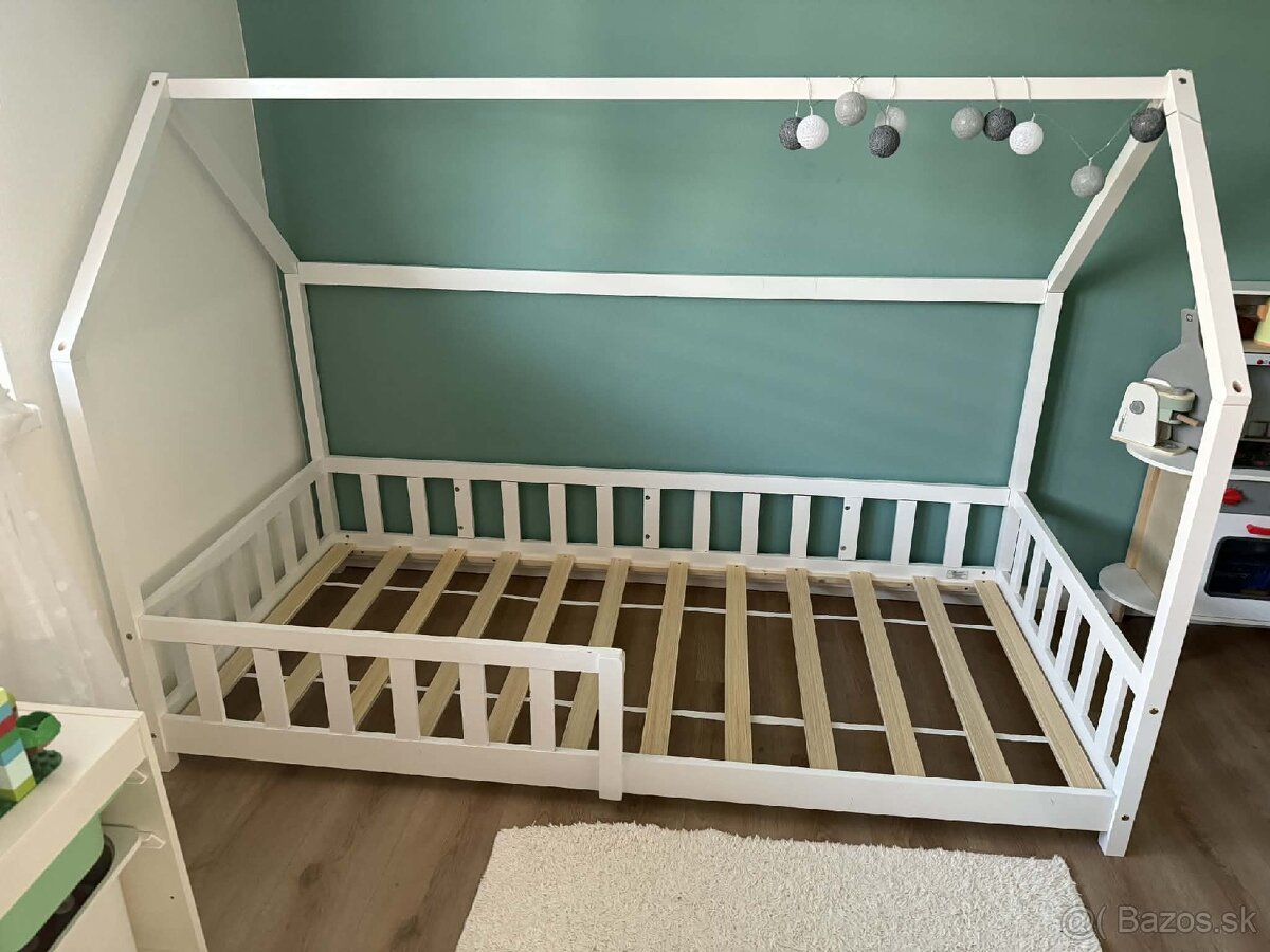 Domčeková posteľ na predaj
