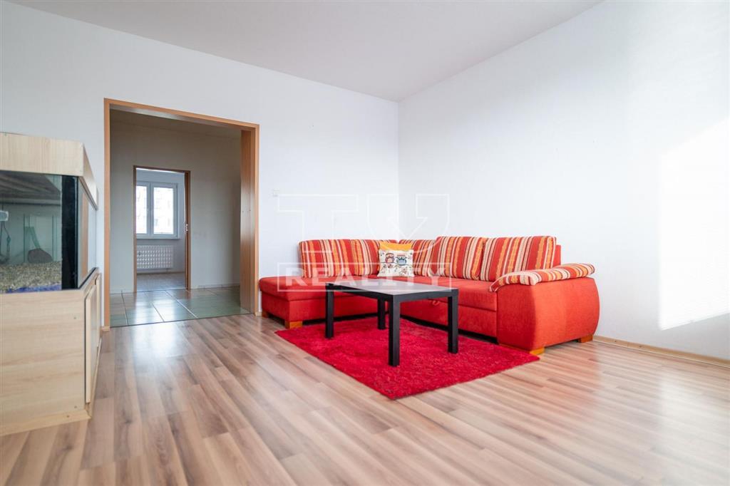 3-izbový byt s výbornou dispozíciou - sídlisko Hájik