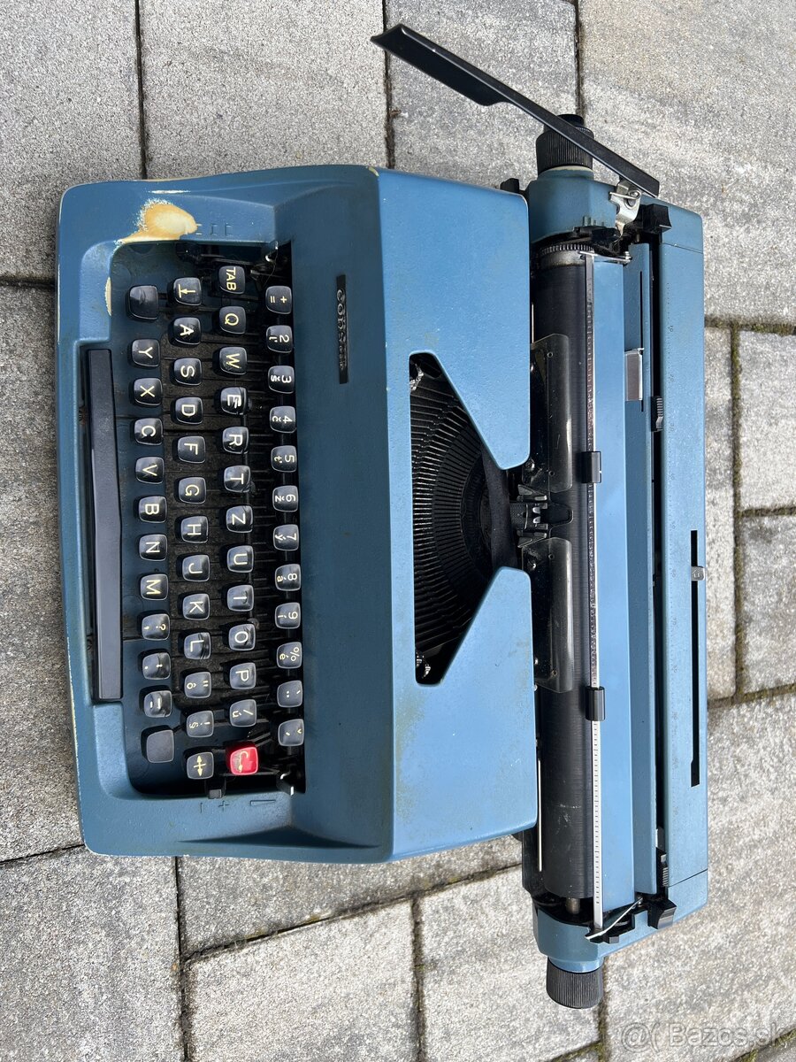 Písací stroj Consul model 2224