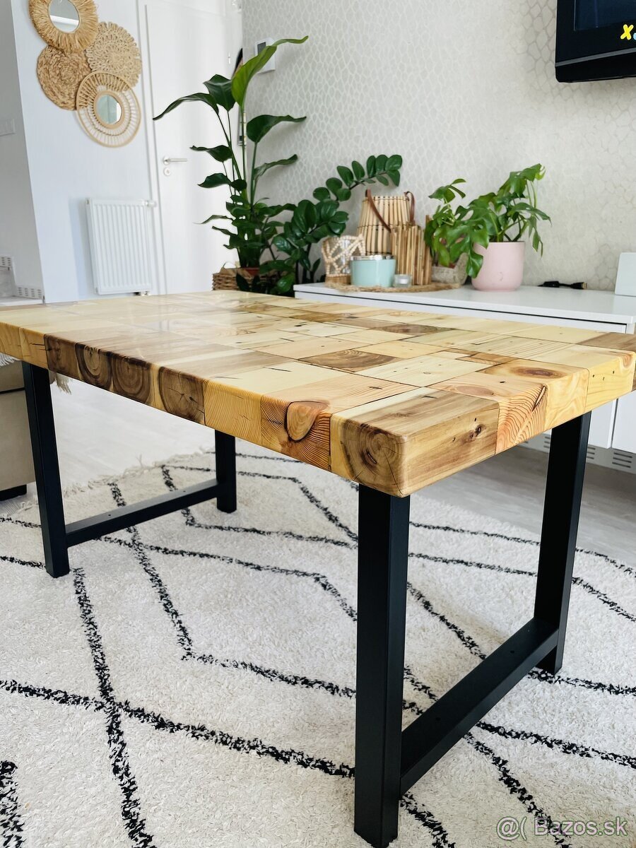 Kávový stôl (s epoxidovými prvkami)