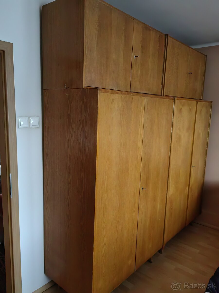 Šatníková Skriňa