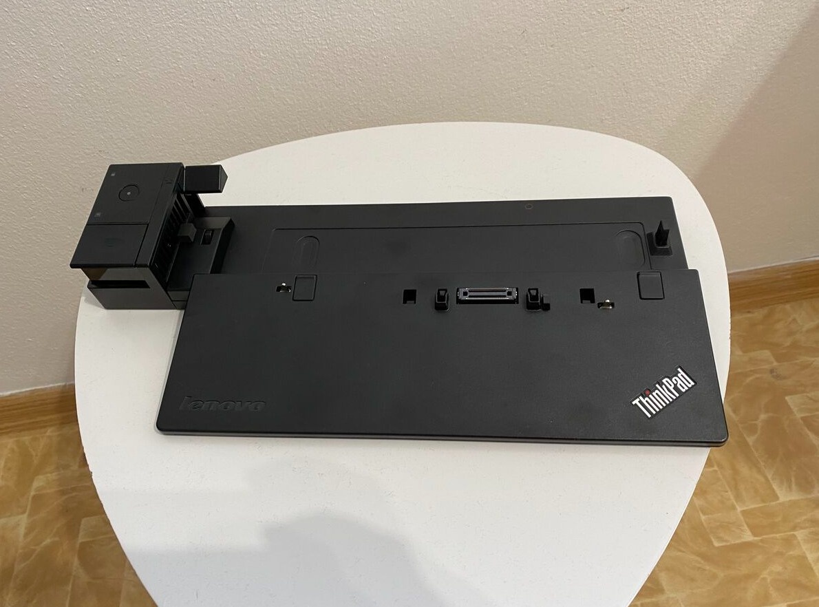 Predám dokovaciu stanicu na notebooky Lenovo Thinkpad Pro