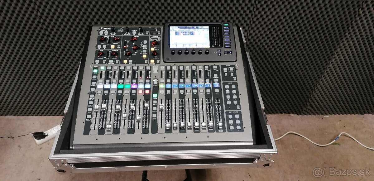 Predám digitalny mixpult Behringer X32 Compact + obal