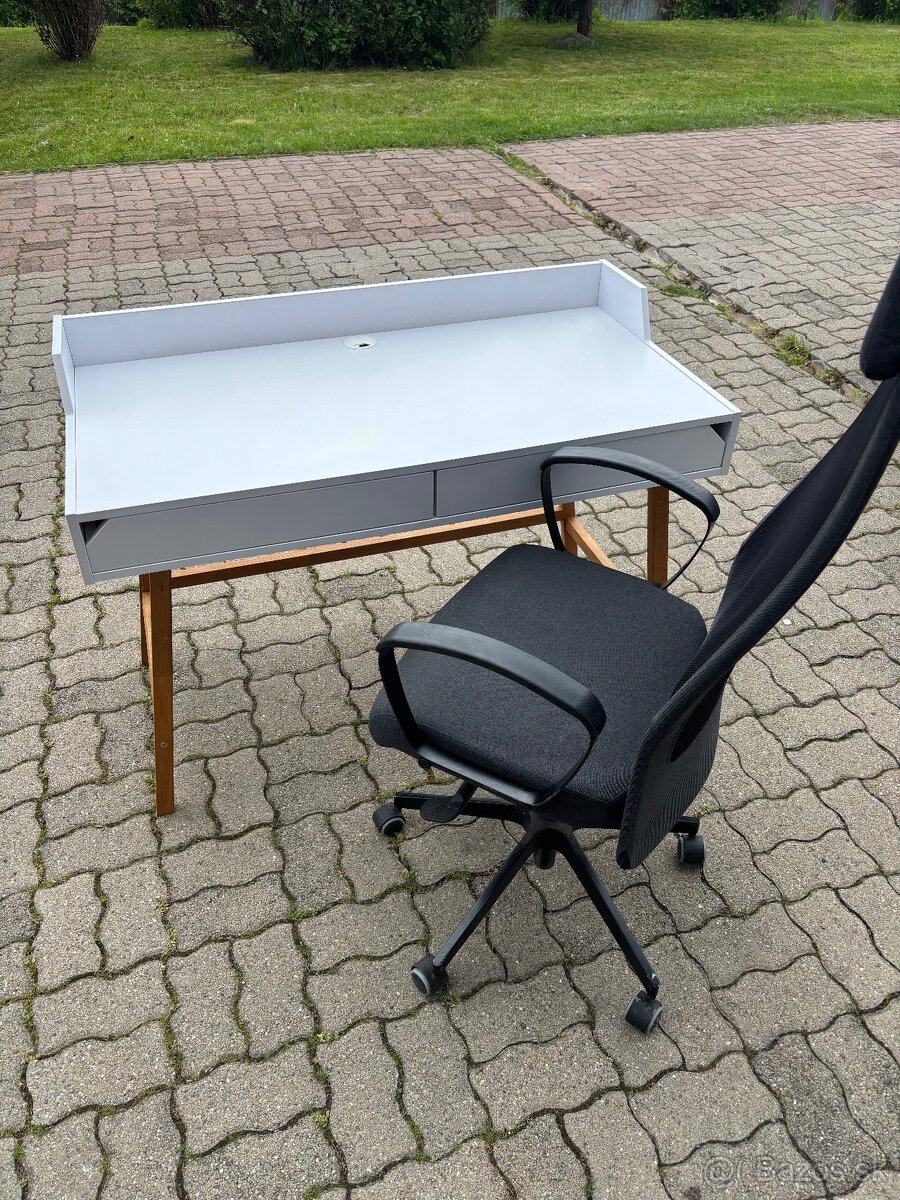 Predám PC stôl a kancelársku stoličku