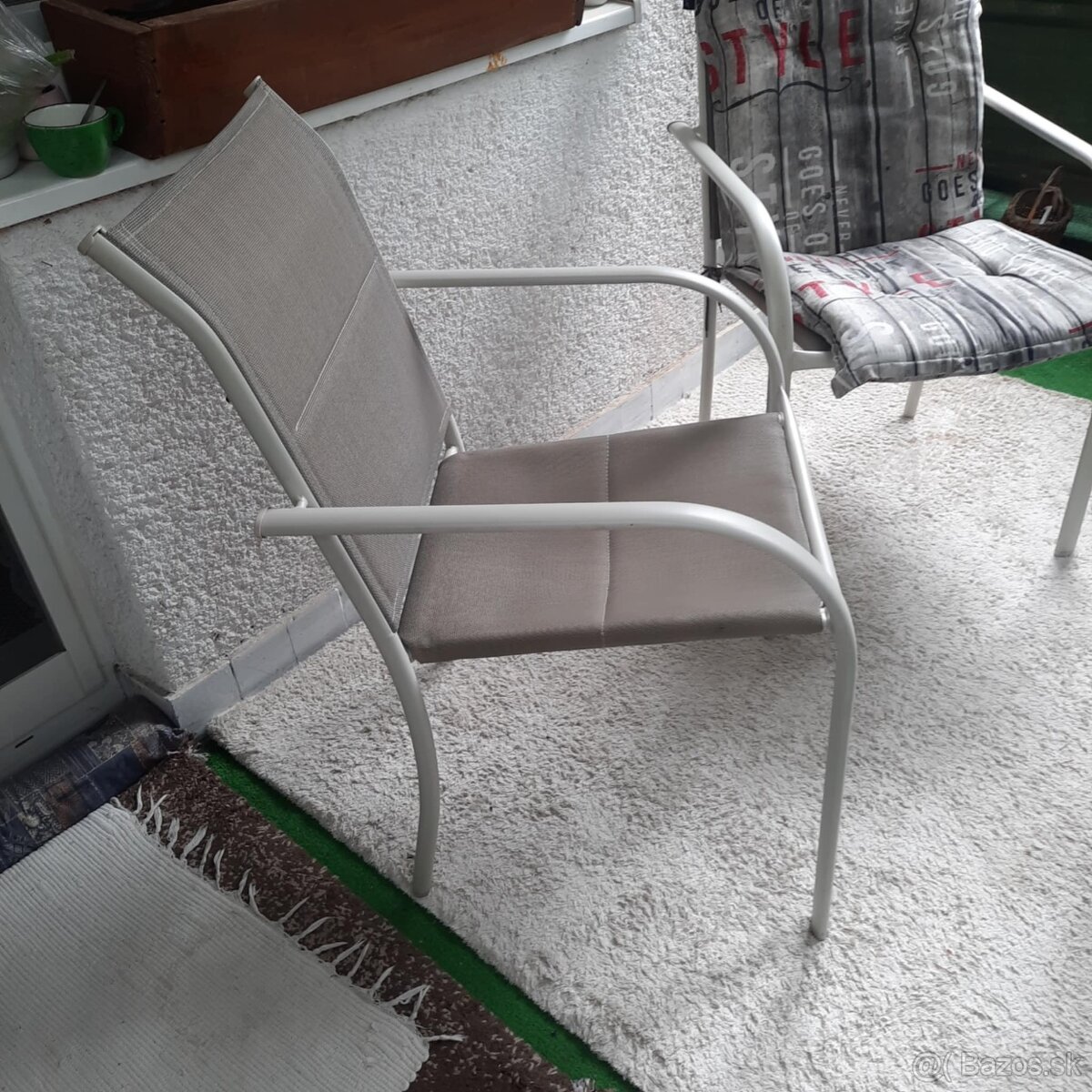 balkonove, terasove, posedenie- stol +4 stolicky+4 vankuse