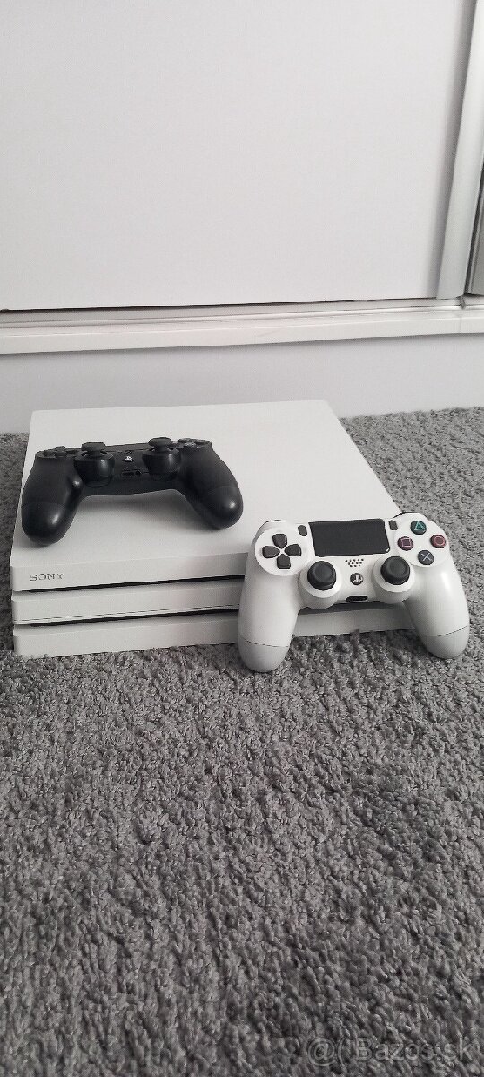 Ps4 pro 1tb+hry
