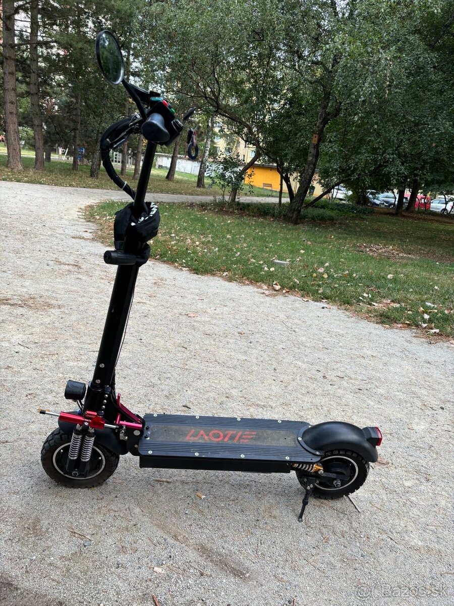 Kolobežka Laotie ES10P