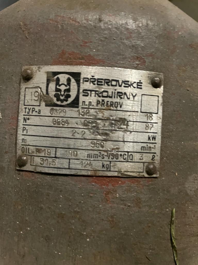 Predám motor s prevodovkou