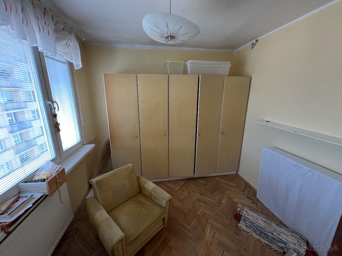 Starý nábytok