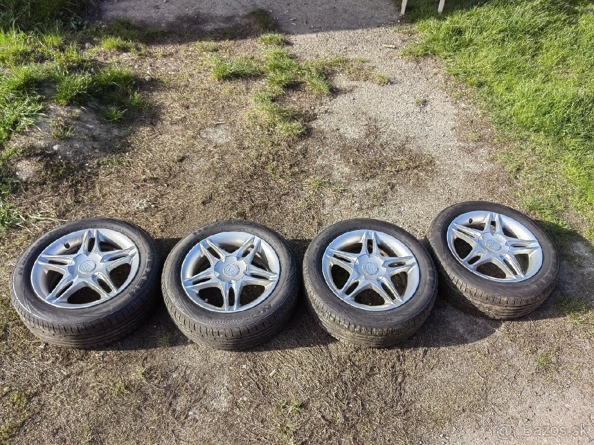 4ks elektróny Honda s letnými pneu