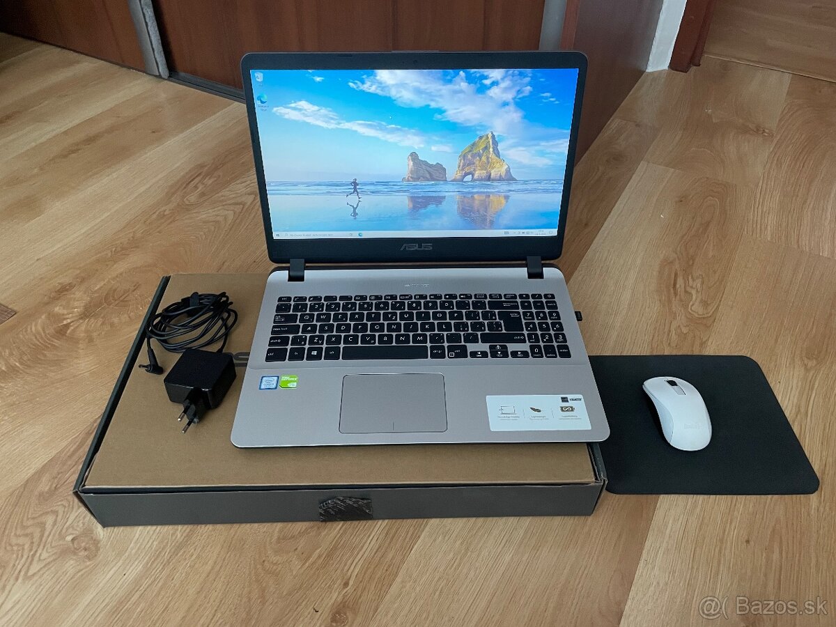 Notebook pre bežných ľudí, deti a seniorov.