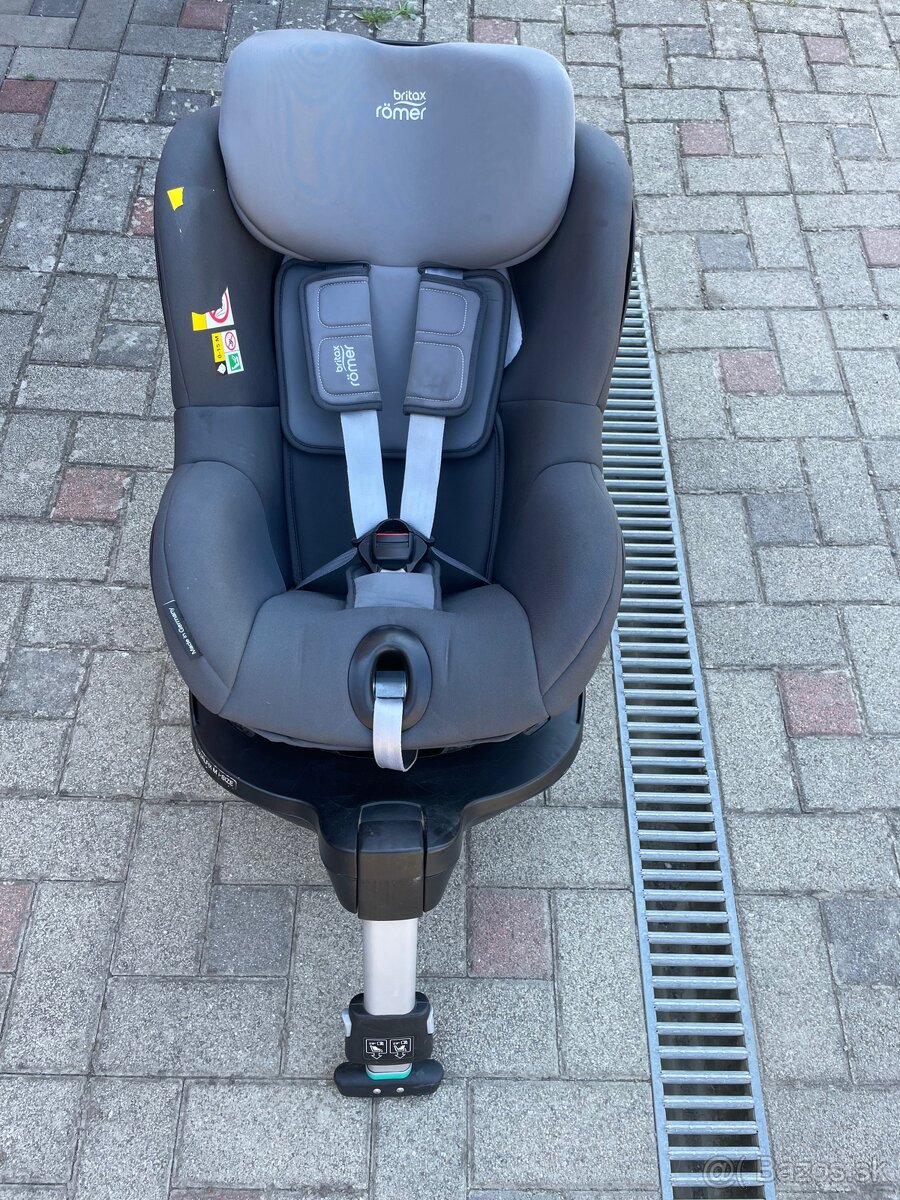 Predám detskú autosedačku Britax Römer Dualfix M i-SIZE