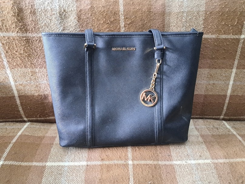 Značkové kabelky Michael Kors a Primark