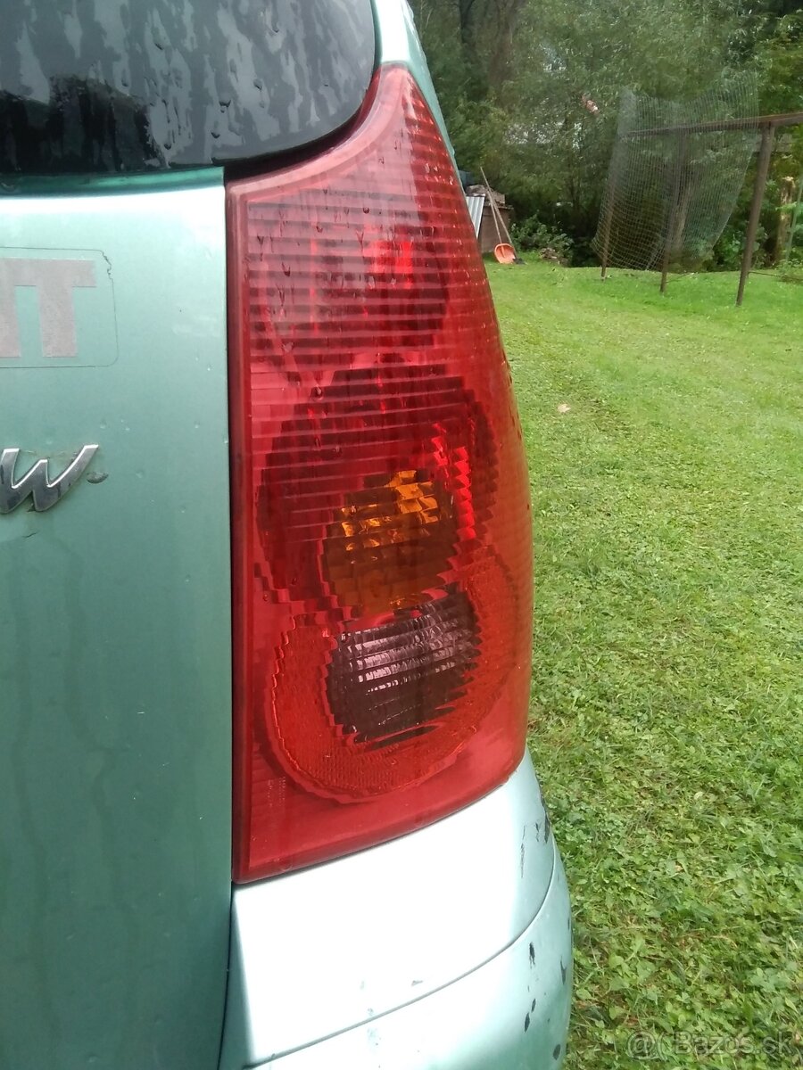 Peugeot 307 sw zadné prave svetlo