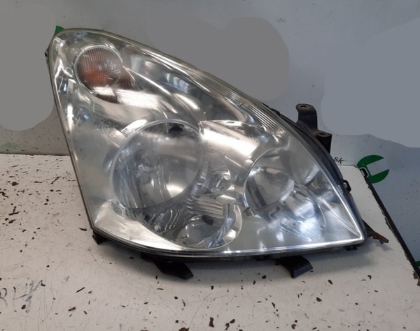 Predám predné svetlo pravé Toyota Corolla Verso 2007