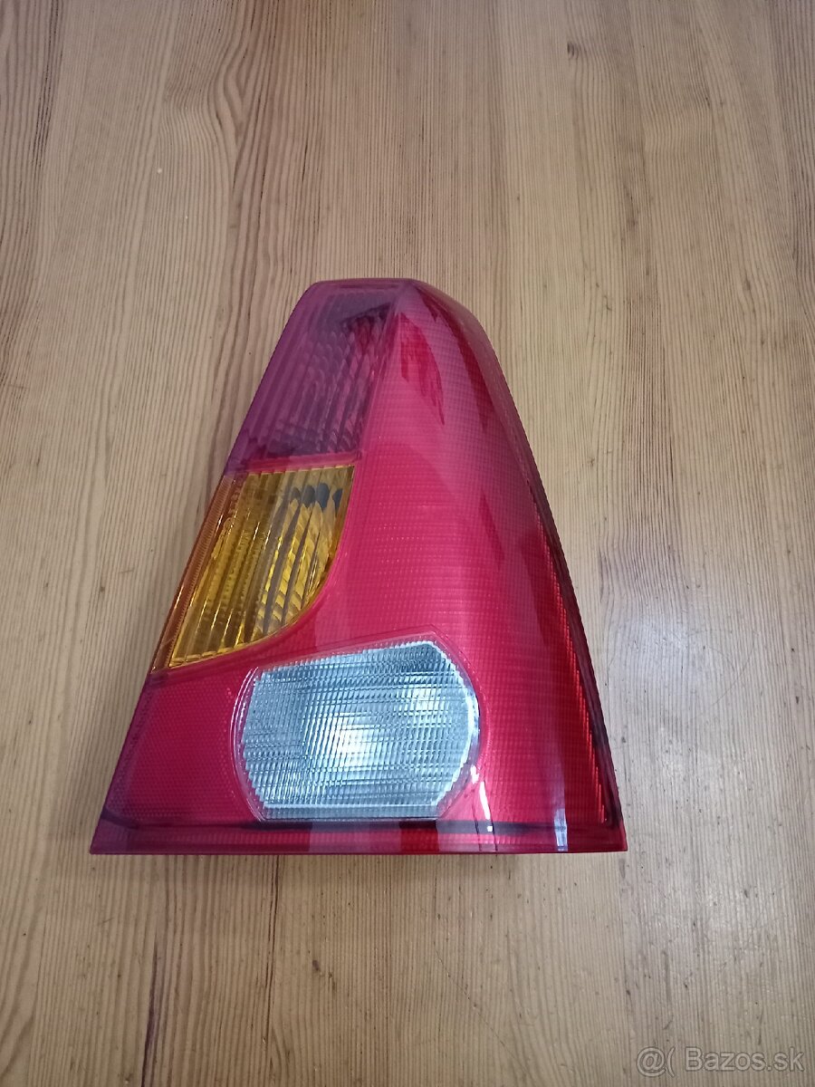 Pravé zadné svetlo Dacia Logan 2006