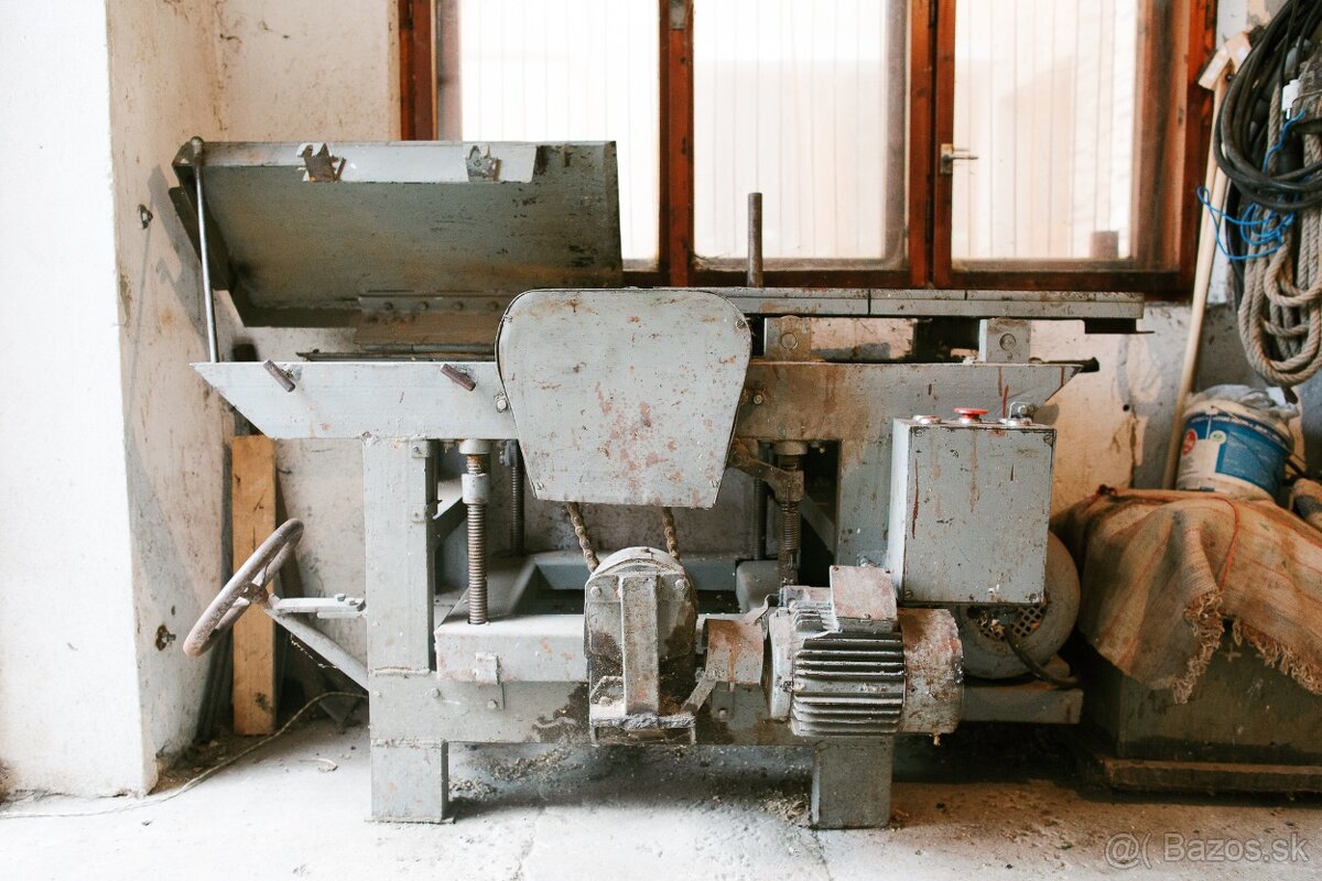 Hobľovačka prepúšťačka