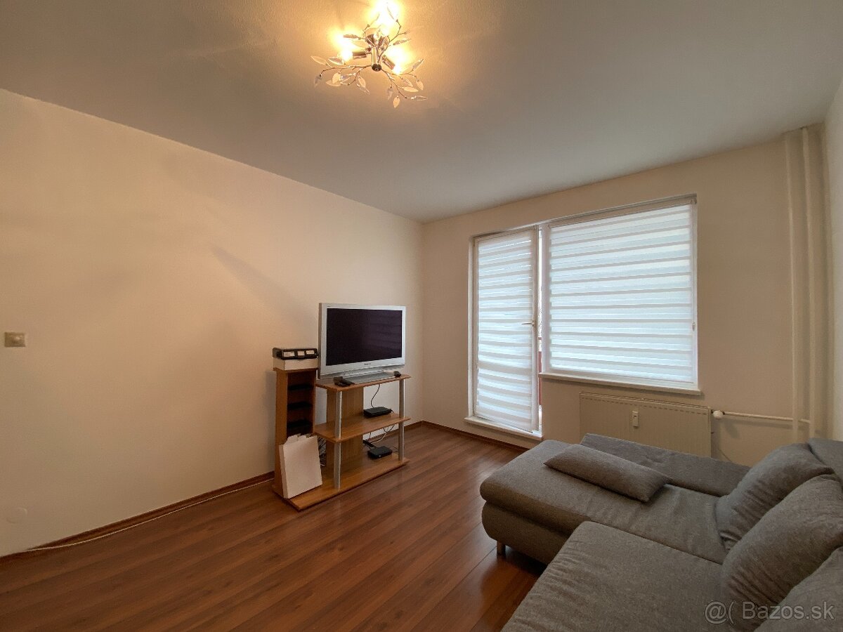 Dvojizbový byt s balkónom vo Zvolene na prenájom