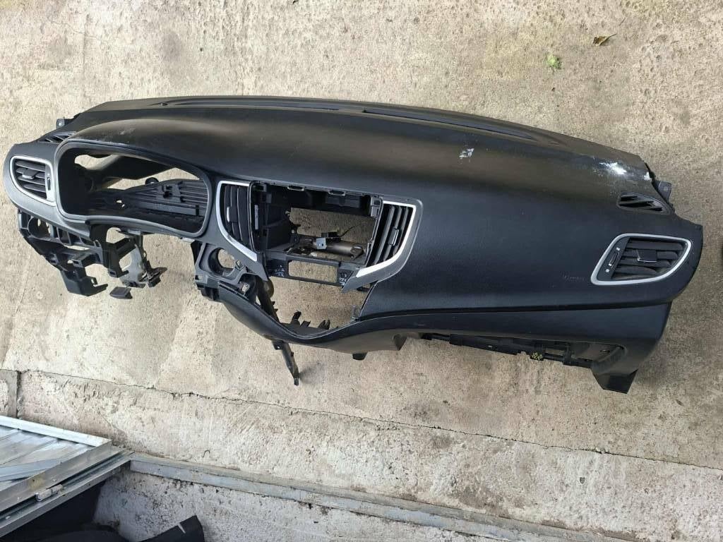 Palubovka Suzuki Baleno 2015-