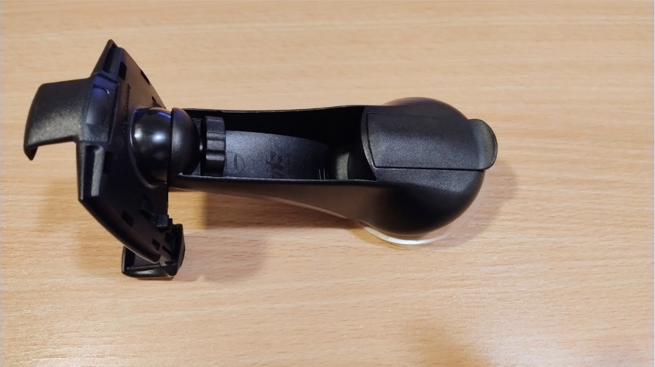 Predám držiak na telefón do auta s prísavkou