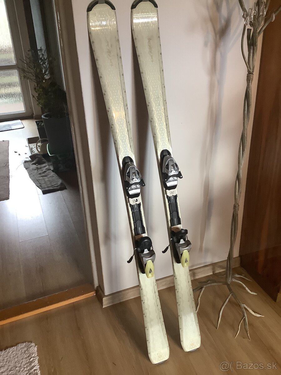 Lyže elan 140 cm  pre damu zachovalé