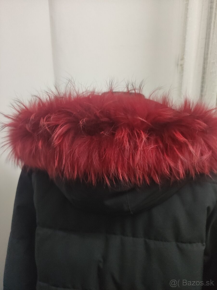 Pravá kozusinka myval.. červená