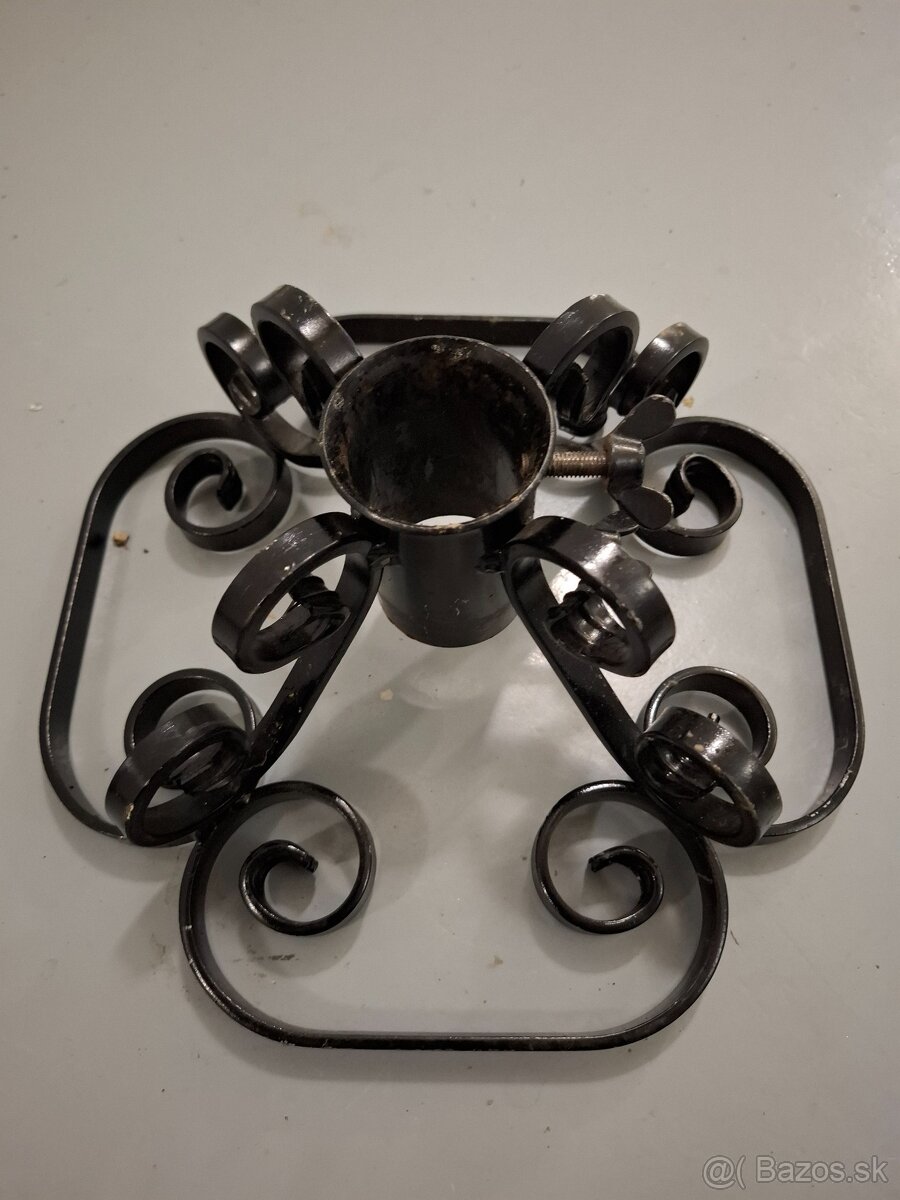 Stojan na vianočný stromček