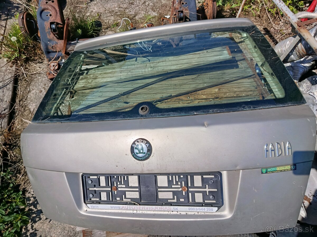 Škoda Fabia kufrove dvere