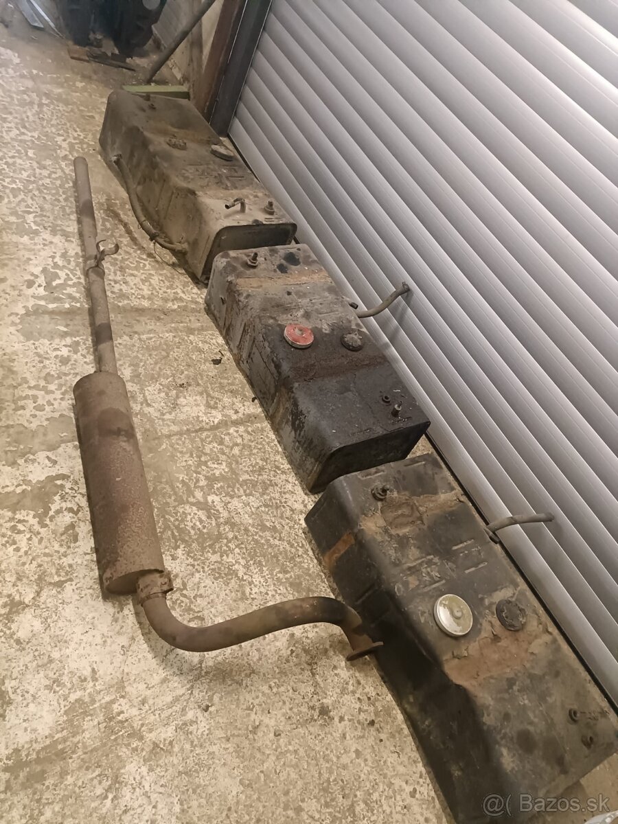 Multicar M25 stierač vyfuk nadrz