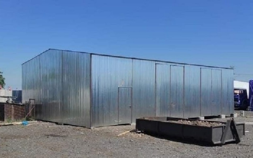 PLECHOVÁ HALA 21 X 8m GARÁŽ, SKLAD