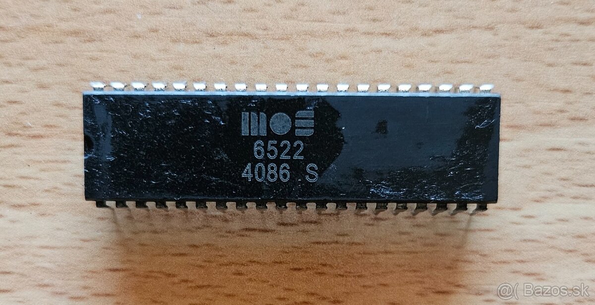 MOS 6522 VIA chip pre floppy Commodore 1541 a Atari 810