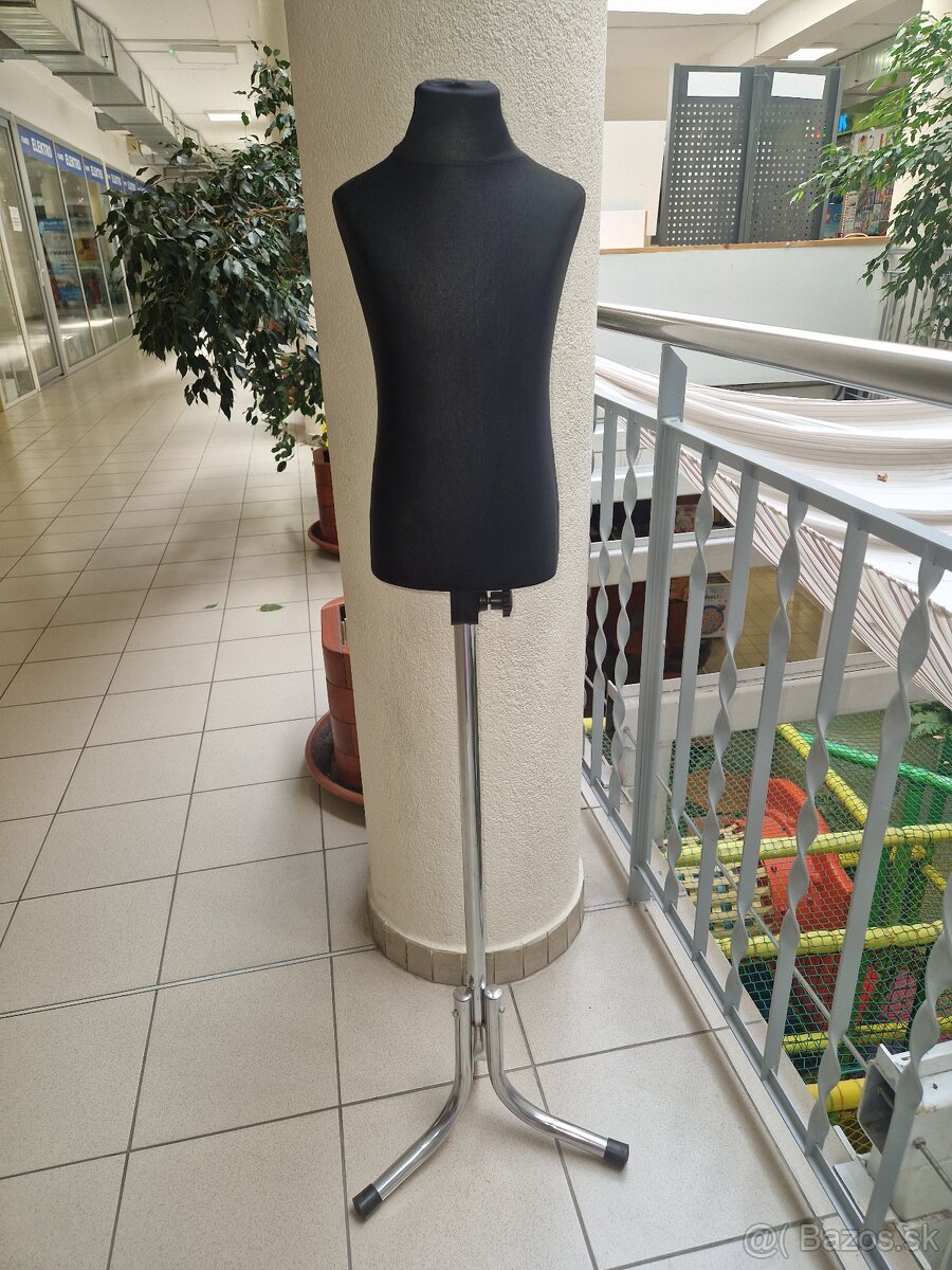 Figurina busta detska