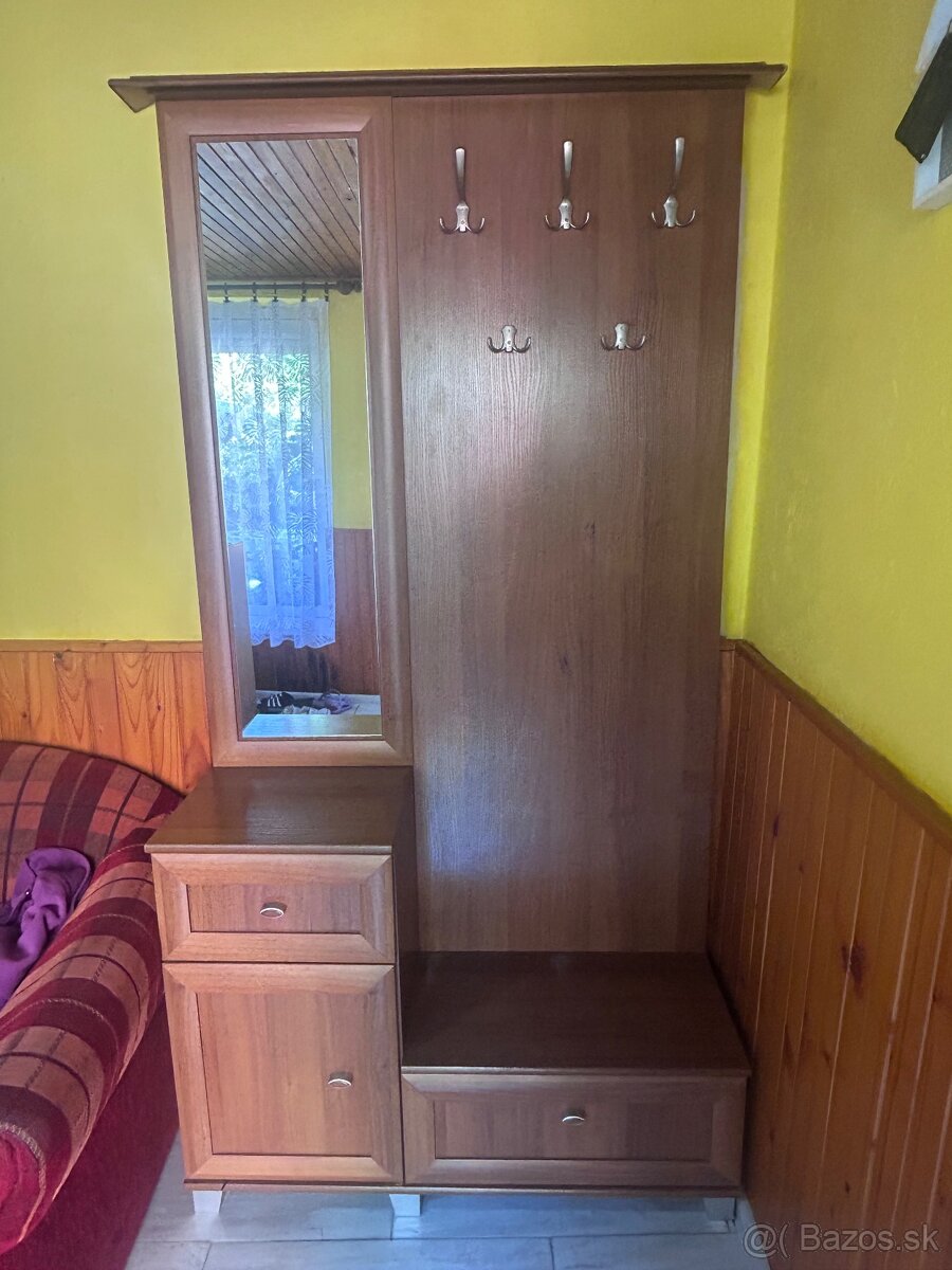Vešiaková stena