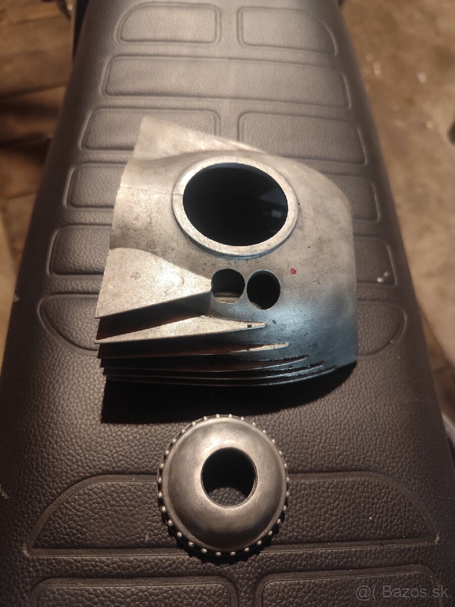 Kryt karburátora+ matica Jawa 250 /353 kyvačka