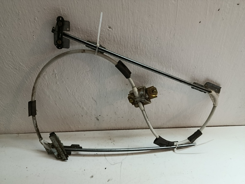 mechanizmus okna skoda felicia LP 6u0837401 30€