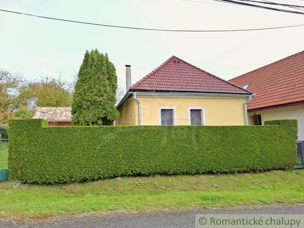 Romantická chalúpka v obci Divín