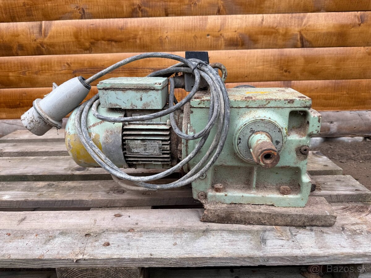 Elektro motor s prevodovkou 380V, pomalé otáčky