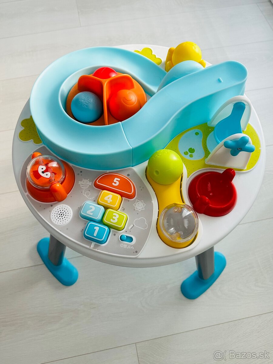 Skip hop hraci stolik