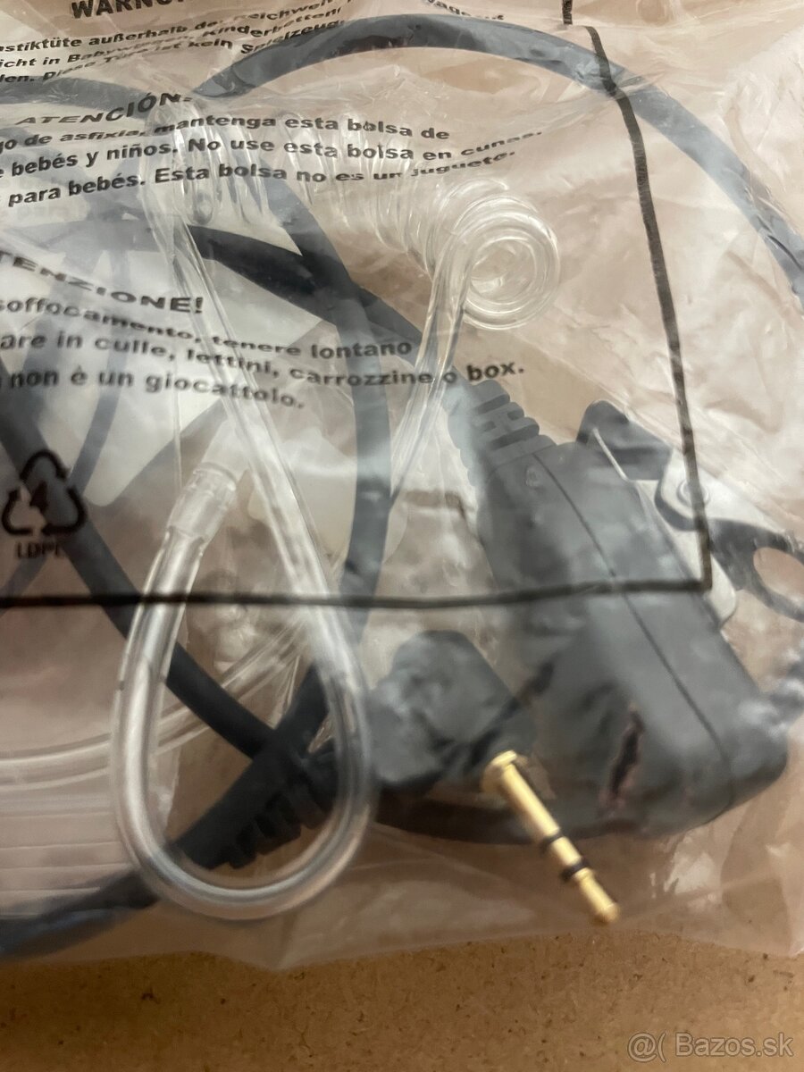 Sluchátko s mikrofónom pre vysielačku