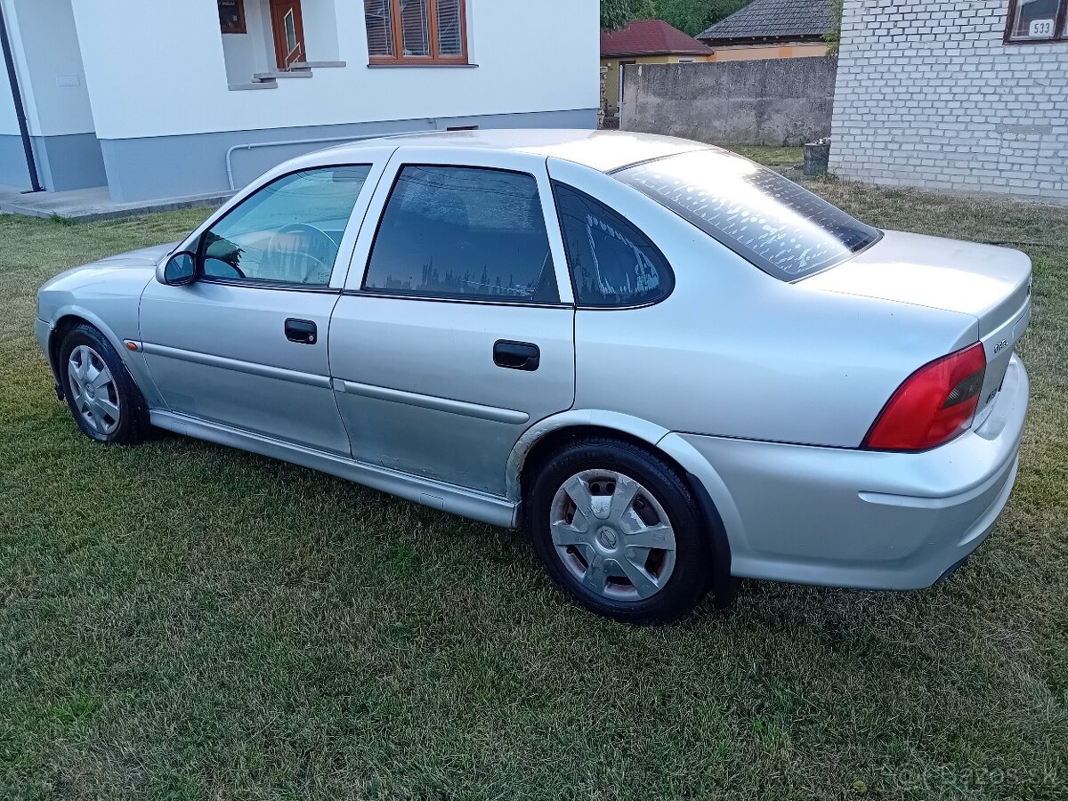 Opel Vectra 1.8 benzín 16V