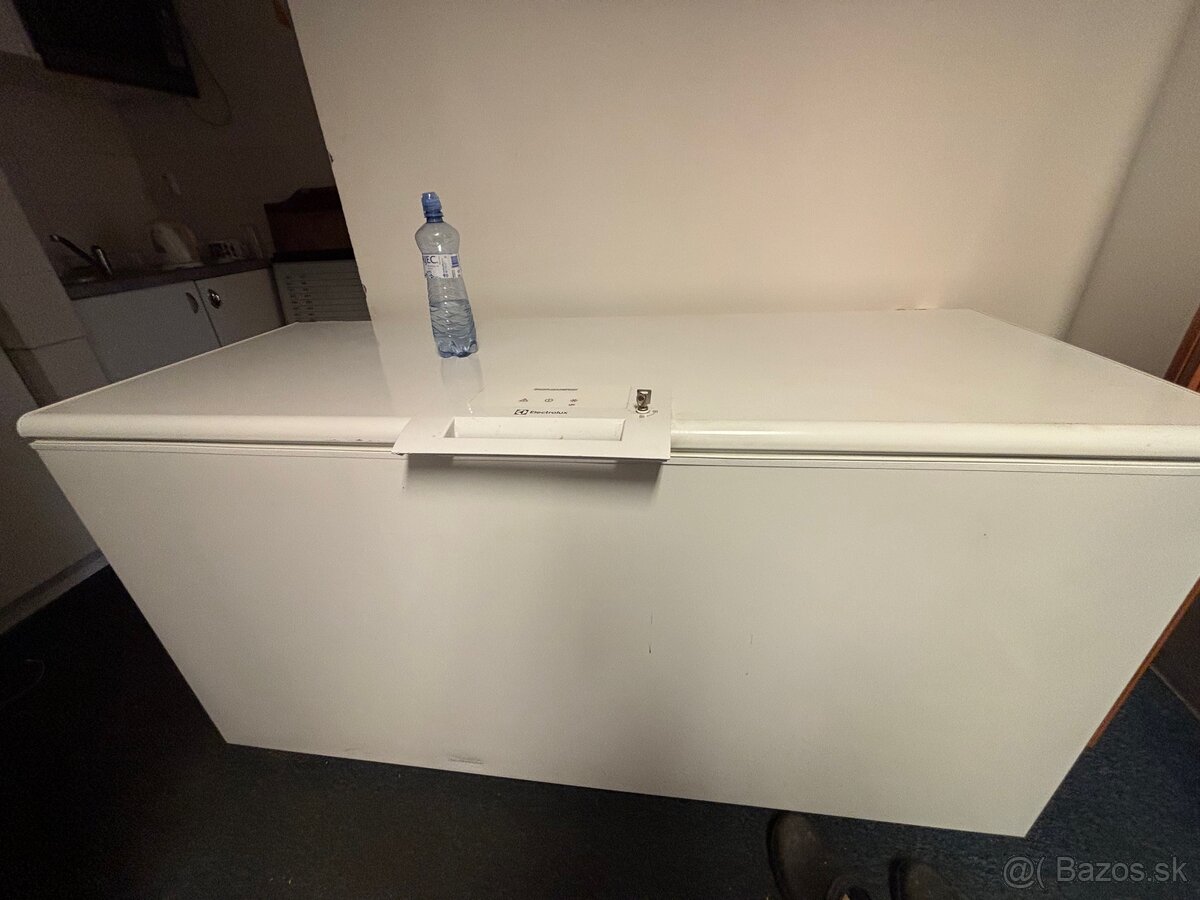 RÝCHLY PREDAJ: Mraziaci box Electrolux 400 l