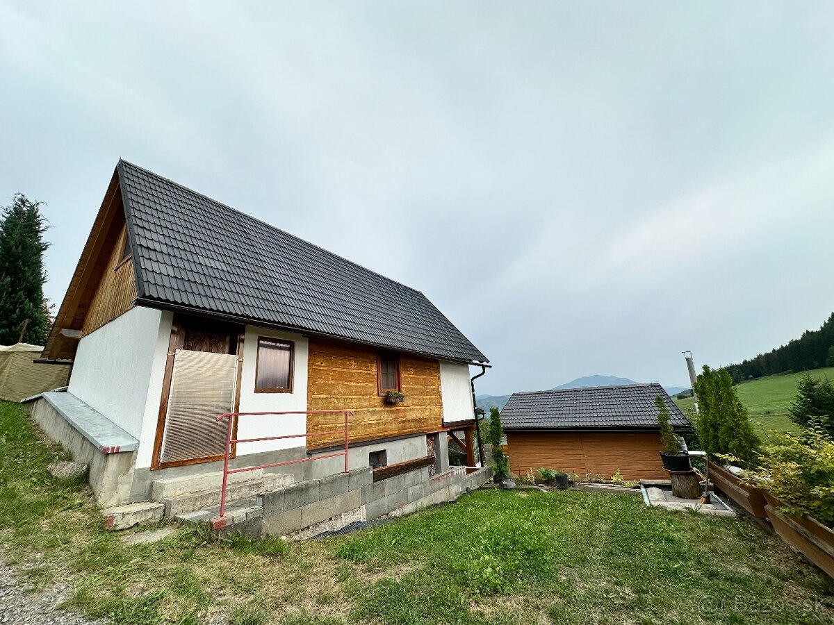 Chatka so záhradkou