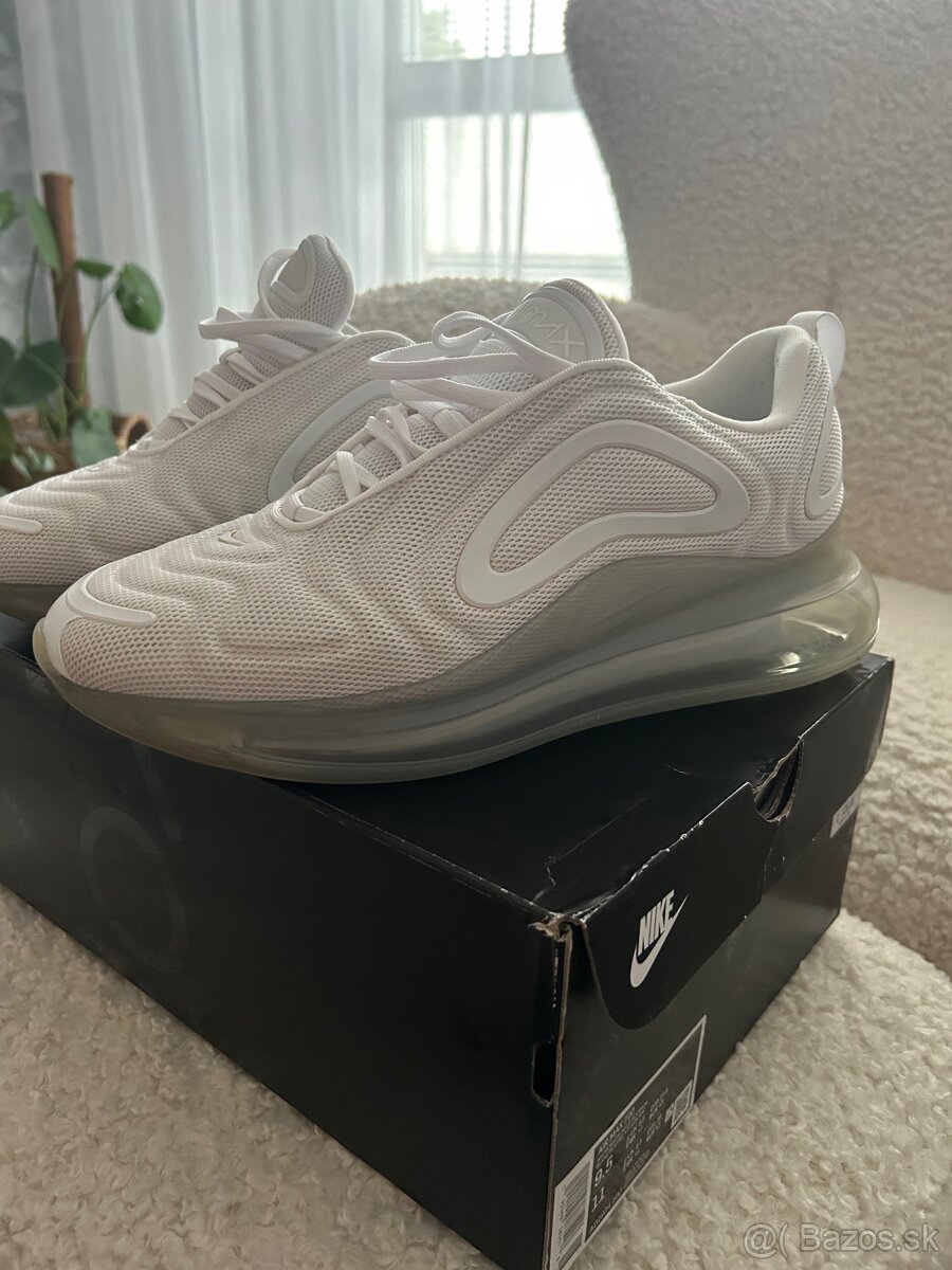 NIKE AIR MAX 720