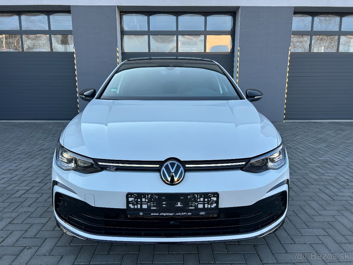 Volkswagen Golf 1.5 eTSI DSG R-Line