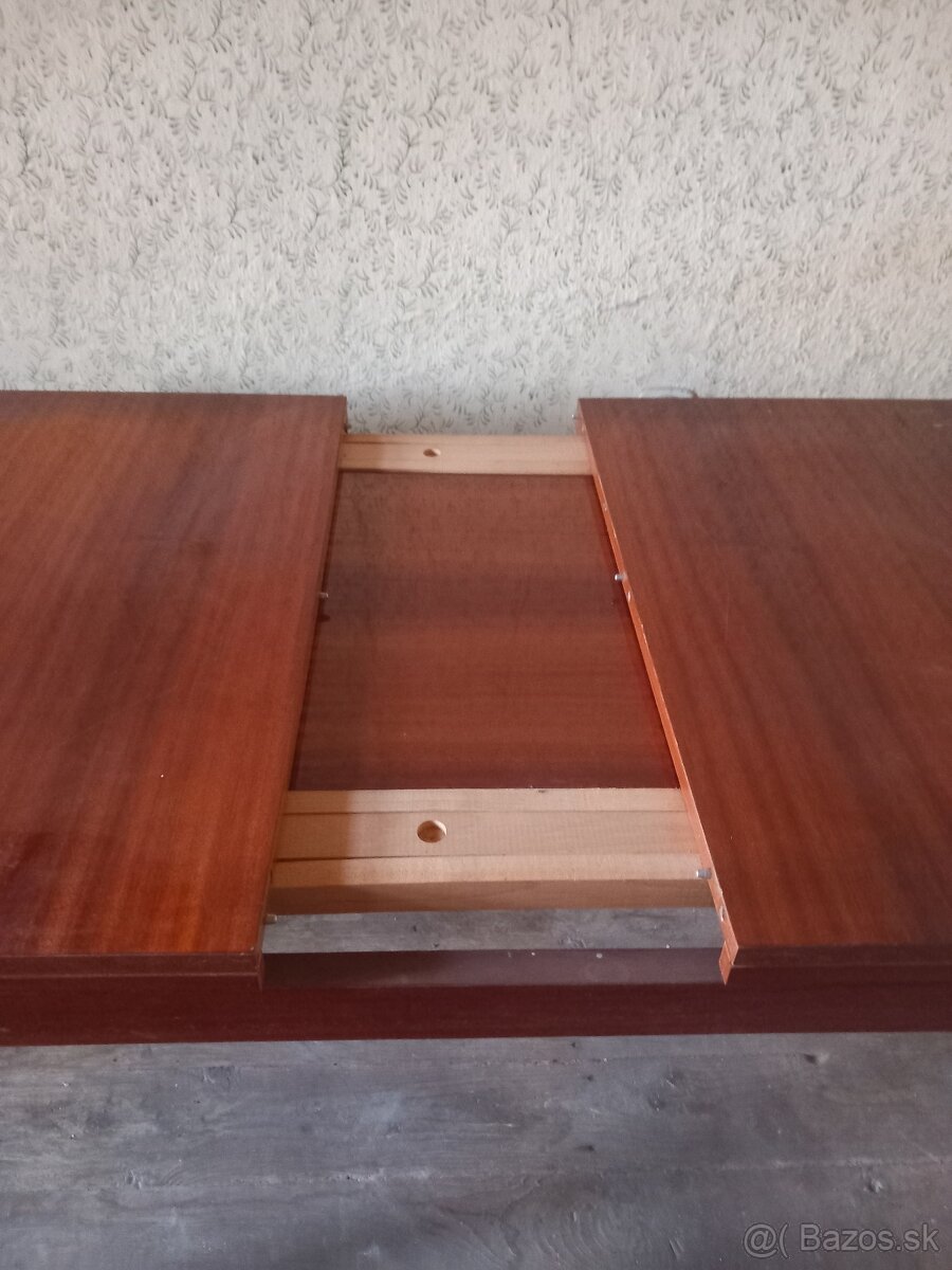retro rozkladací stol, plus konferenčný stolík