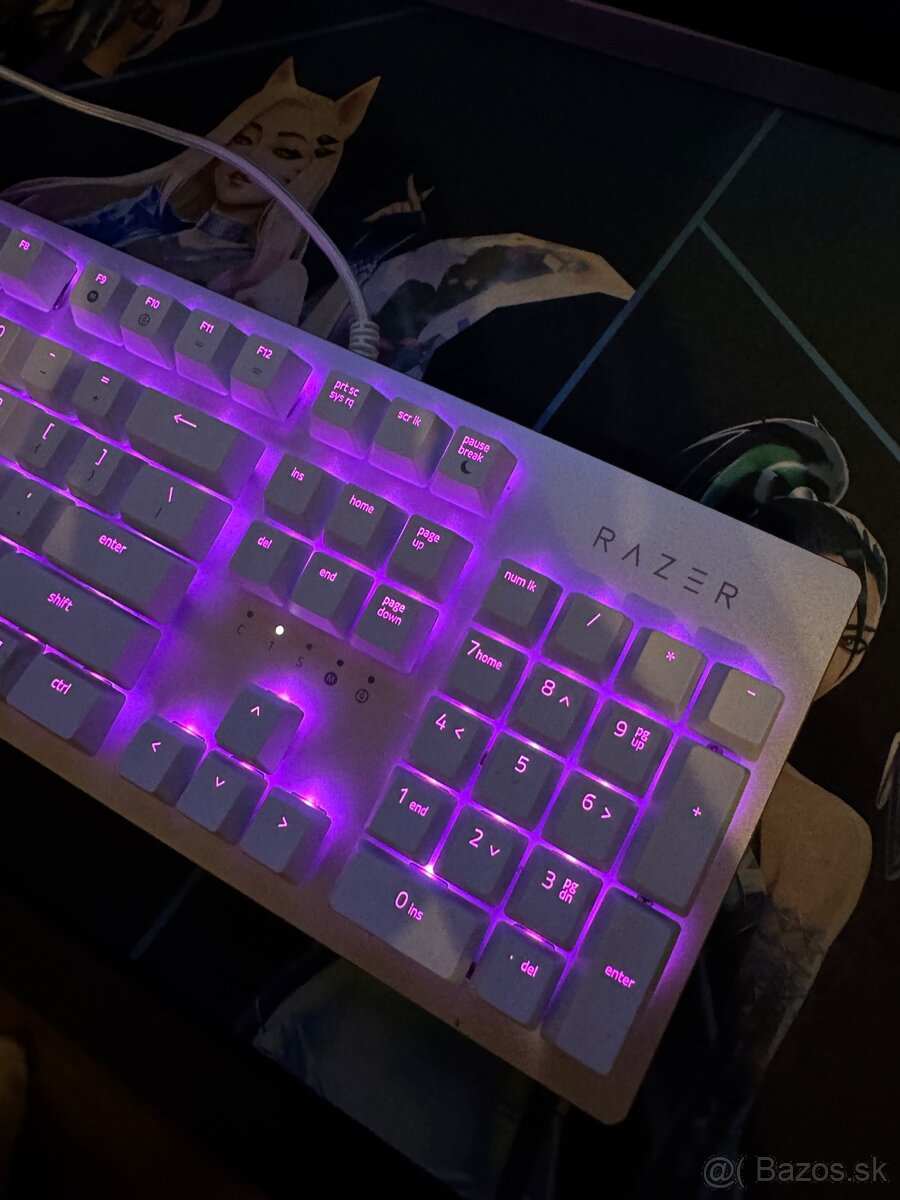 Razer Huntsman herná klávesnica - Purple switch