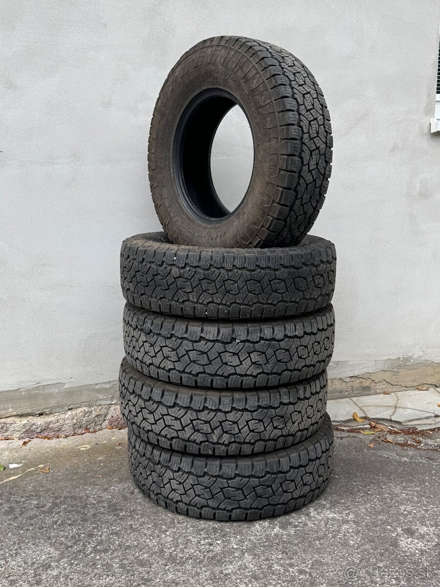 Predam TOYO Open Country AT3 235/75 R15 all terrain pneu